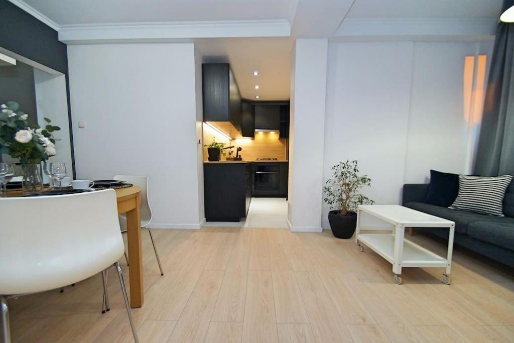 Apartament Korfantego Citycentre Z Widokiem Na Spodek Katowice Exterior foto