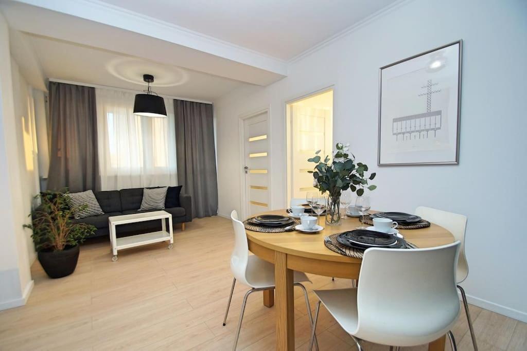 Apartament Korfantego Citycentre Z Widokiem Na Spodek Katowice Exterior foto